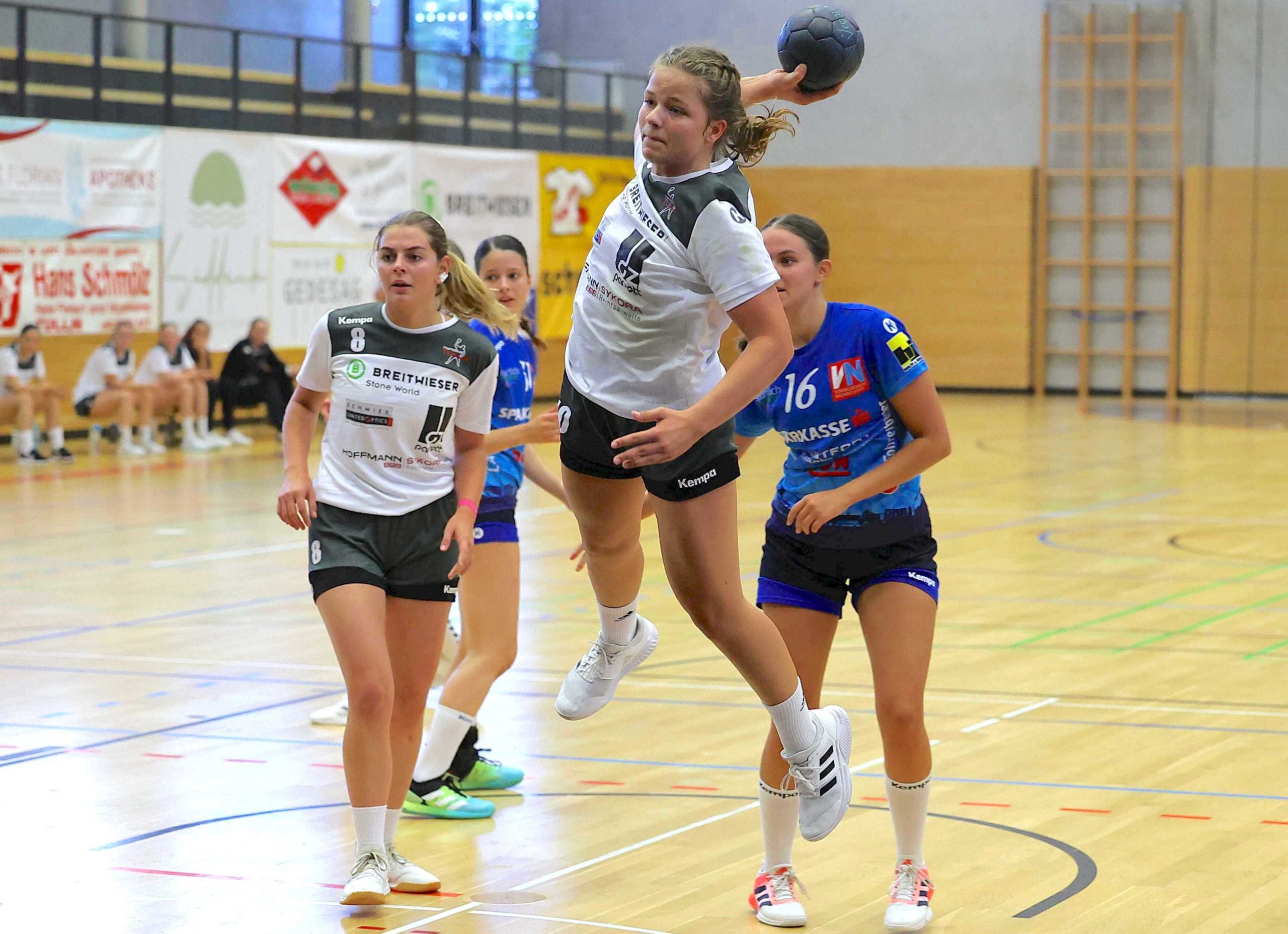 Leonie Arnold
