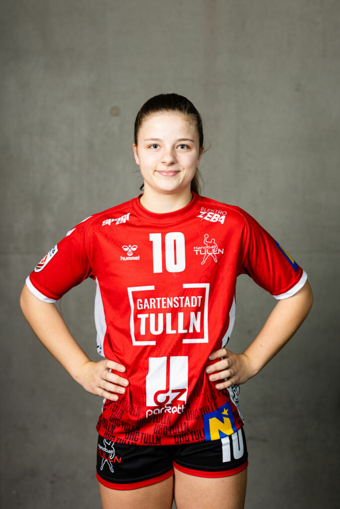 #10 Leonie Arnold