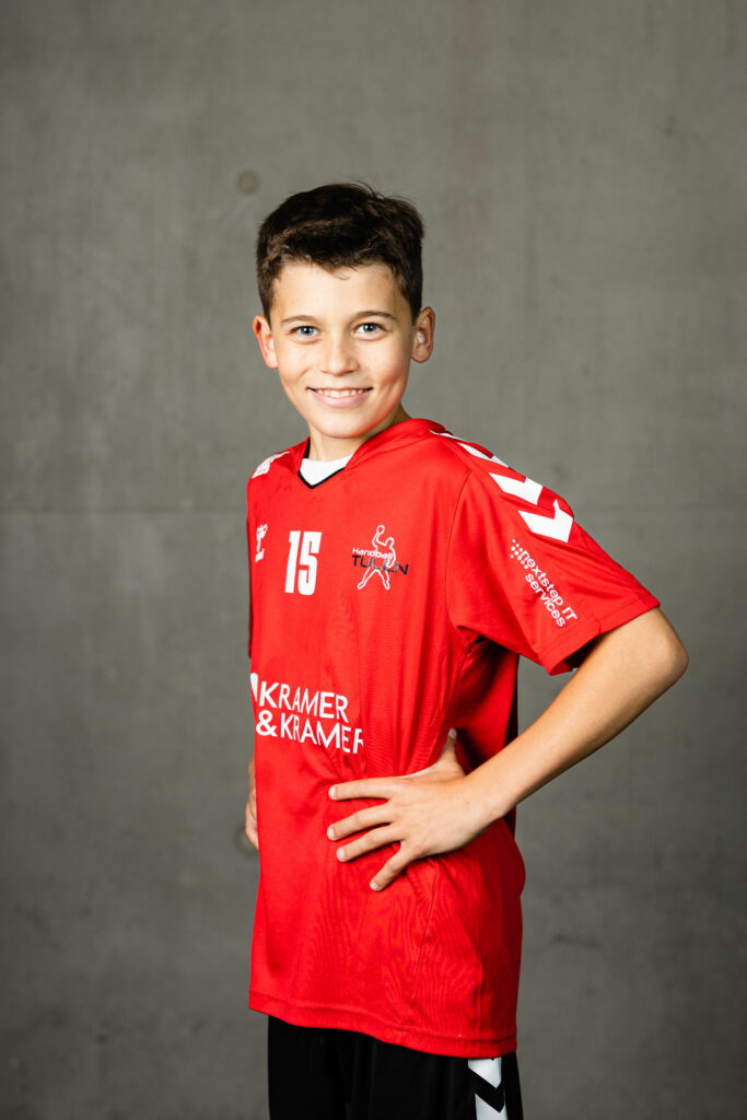 #15 Felix Vincze