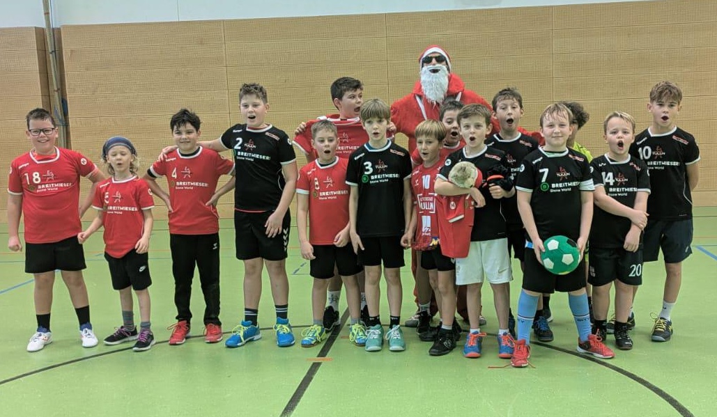 Der Weihnachtsmann am U9-Training