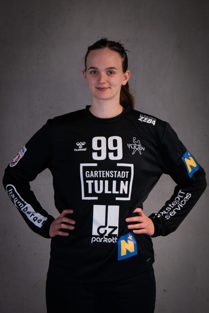 #99 Mariella Schwarz